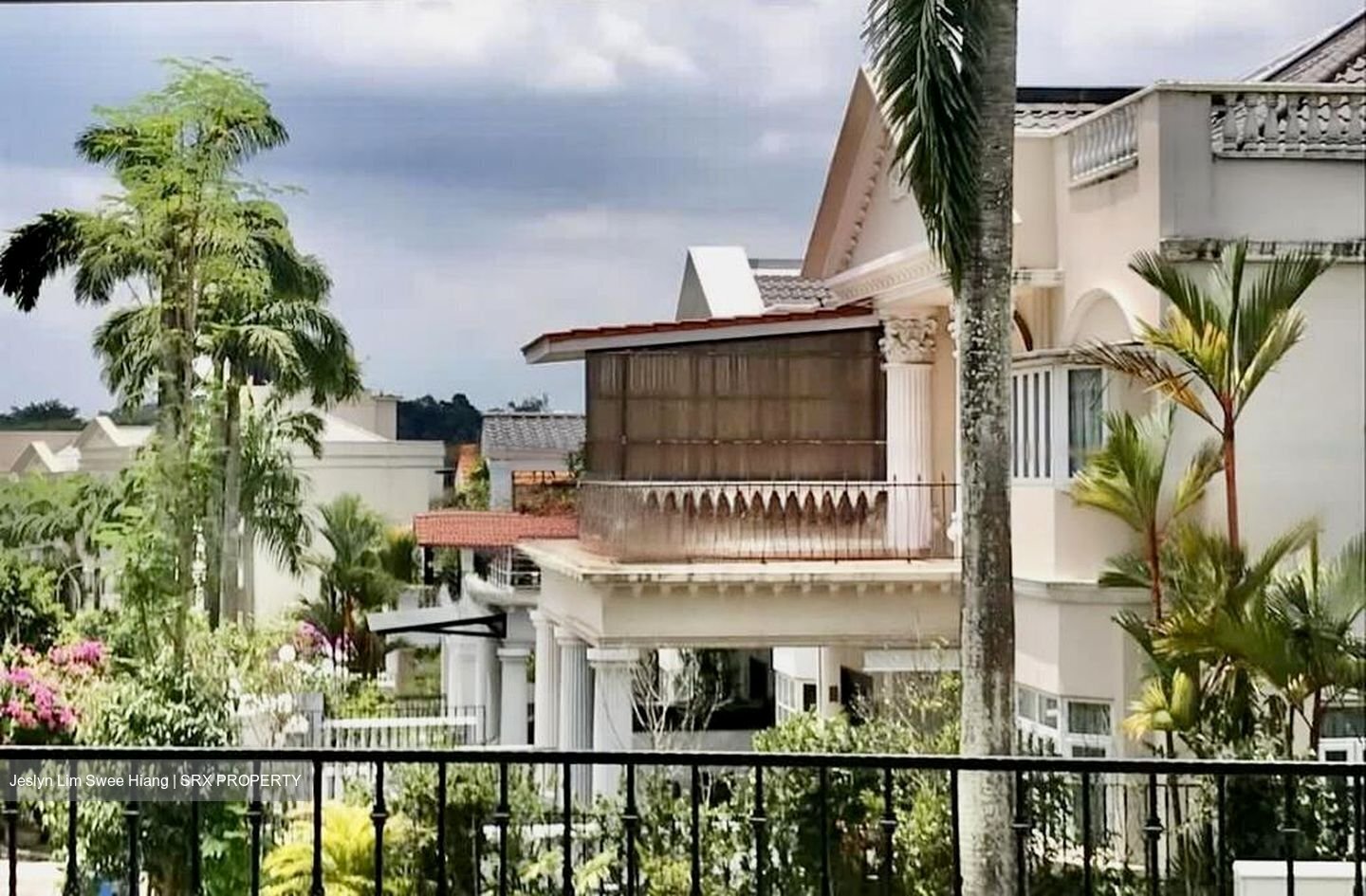 La Suisse (D11), Terrace #457086171